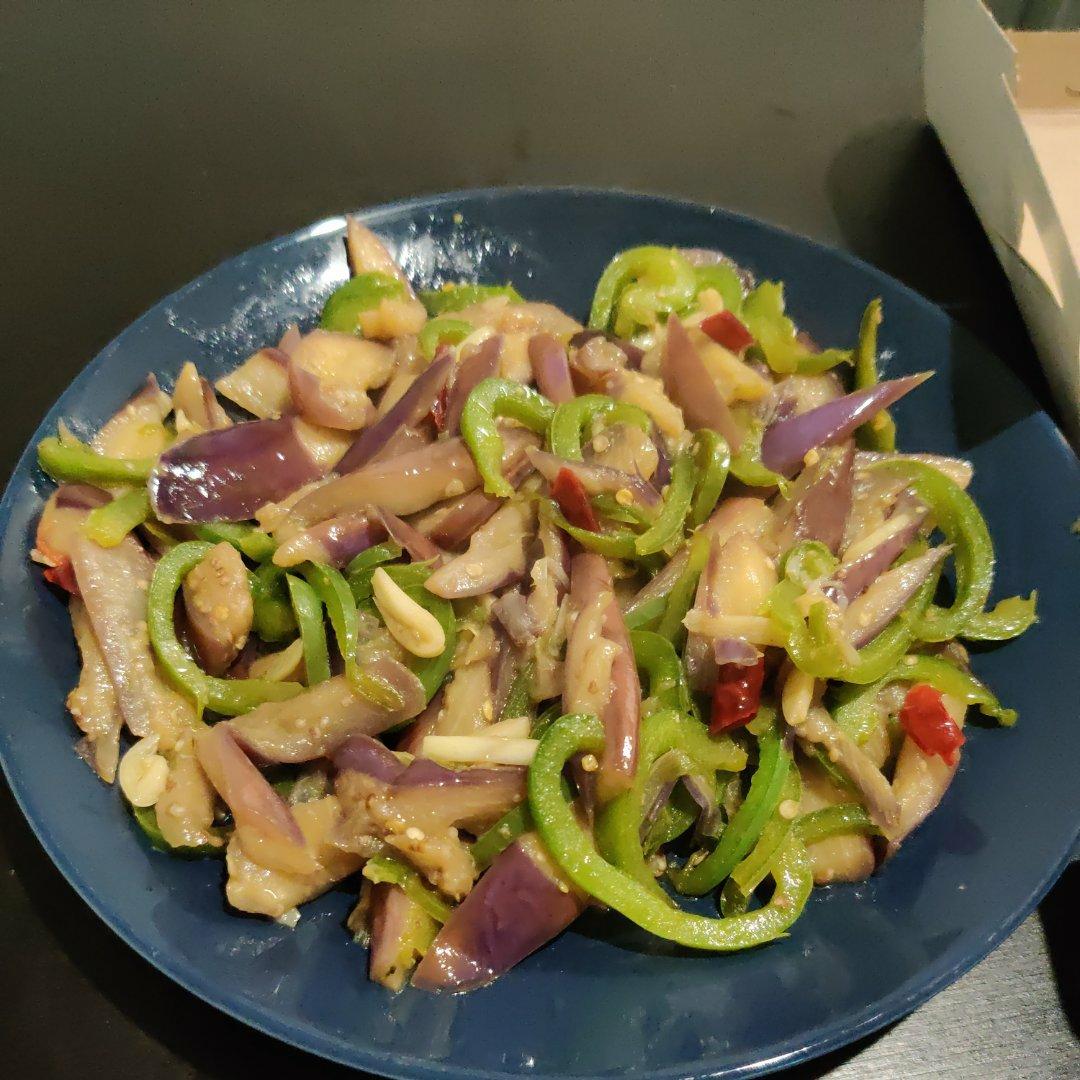 不费油❗不变色❗好吃下饭的青椒炒茄子