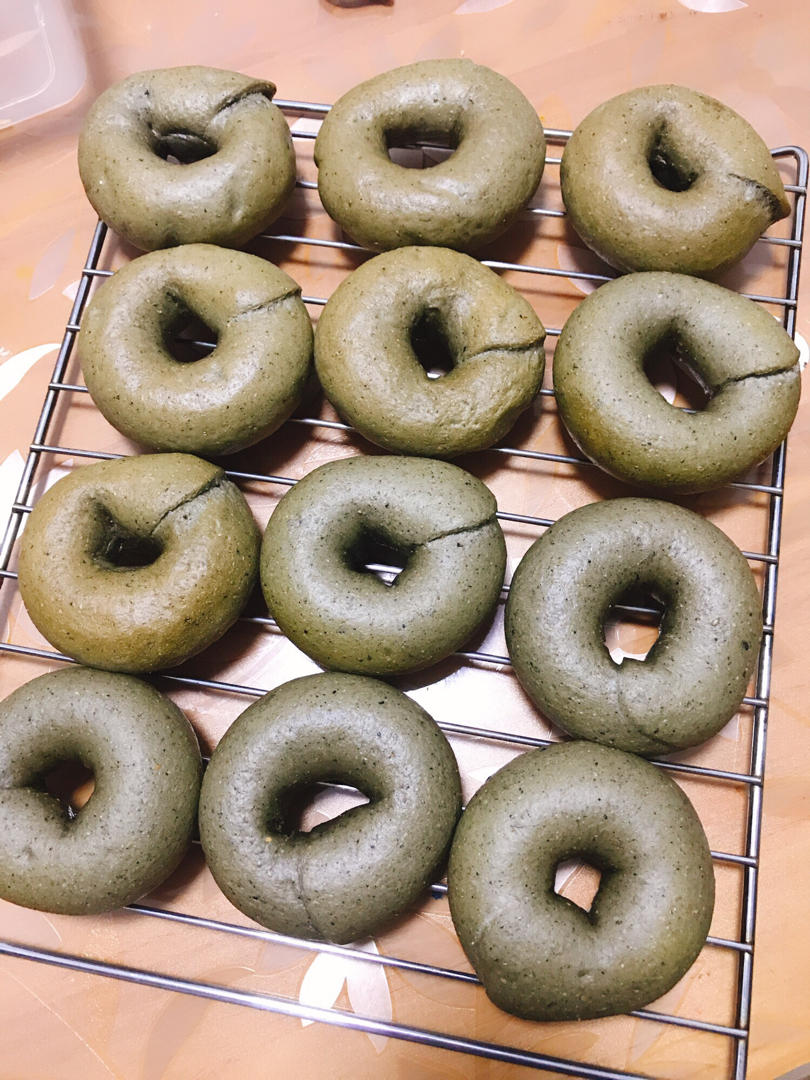 双重黑芝麻奶酥贝果