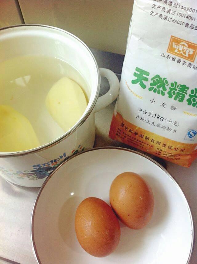 鸡蛋土豆杂菜饼的做法 步骤1