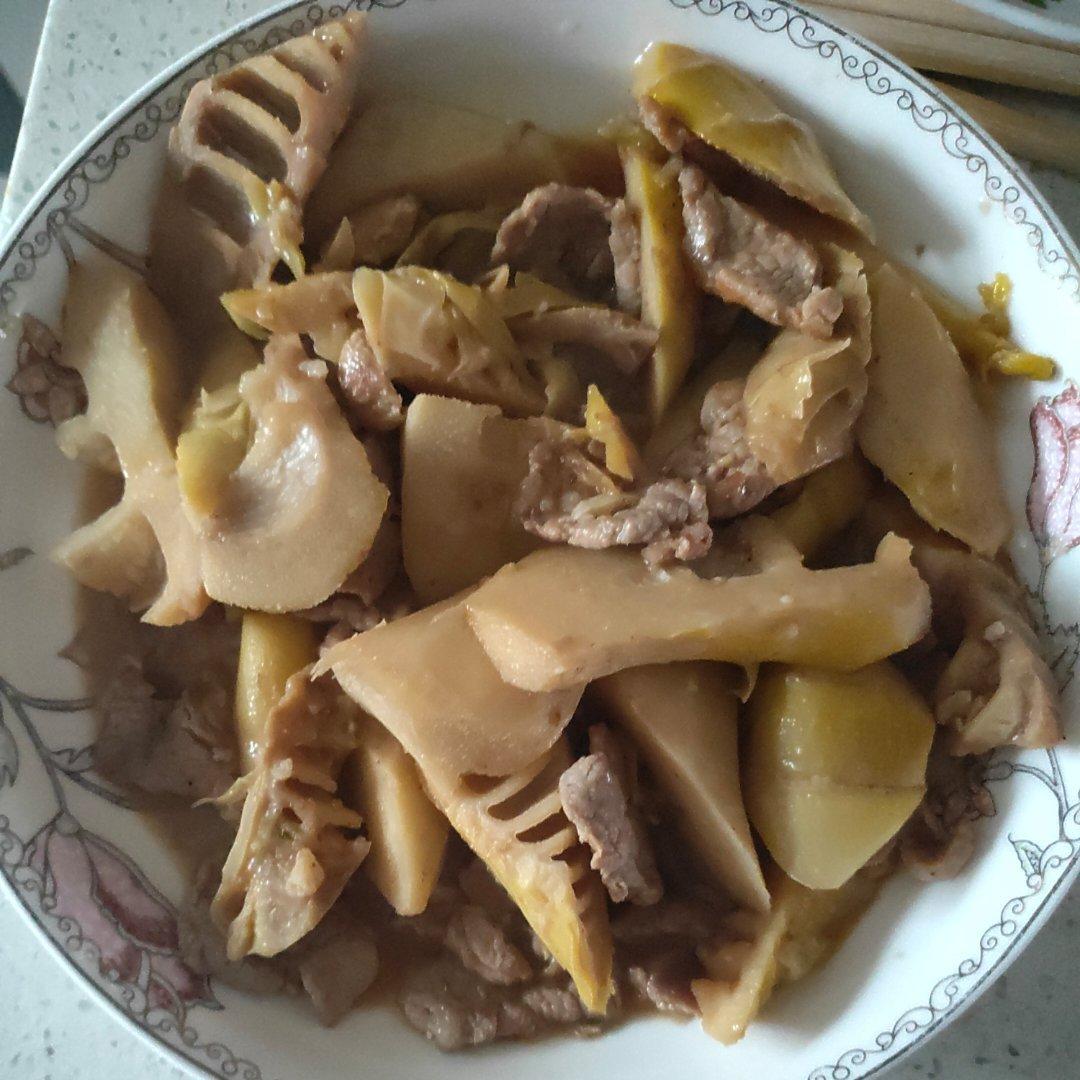 肉香笋鲜的春笋炒五花肉