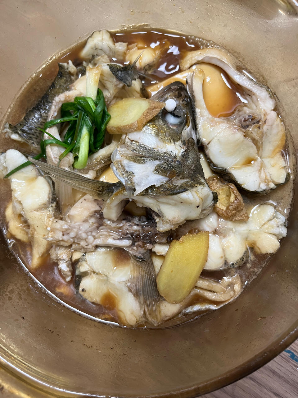 珐琅锅无水焗鲈鱼