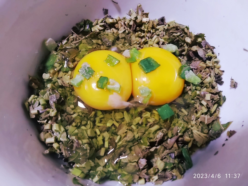 春天的味道——香椿炒鸡蛋的做法 步骤2