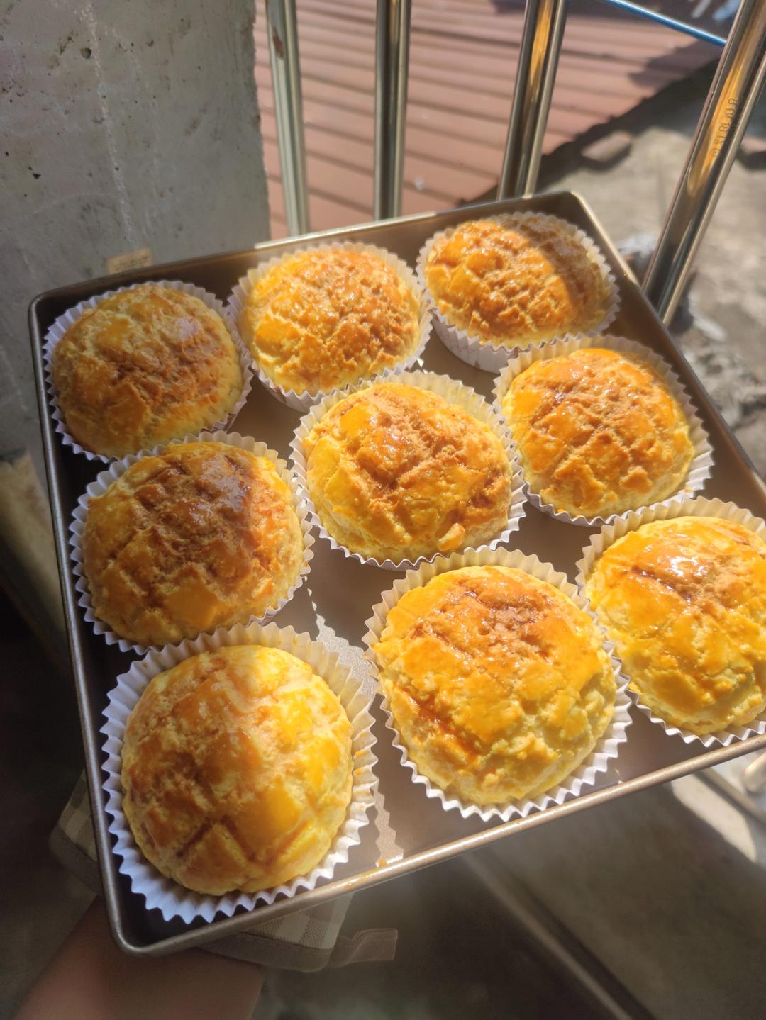 好吃到炸裂的港式菠萝包（附带制作酥皮的小视频）