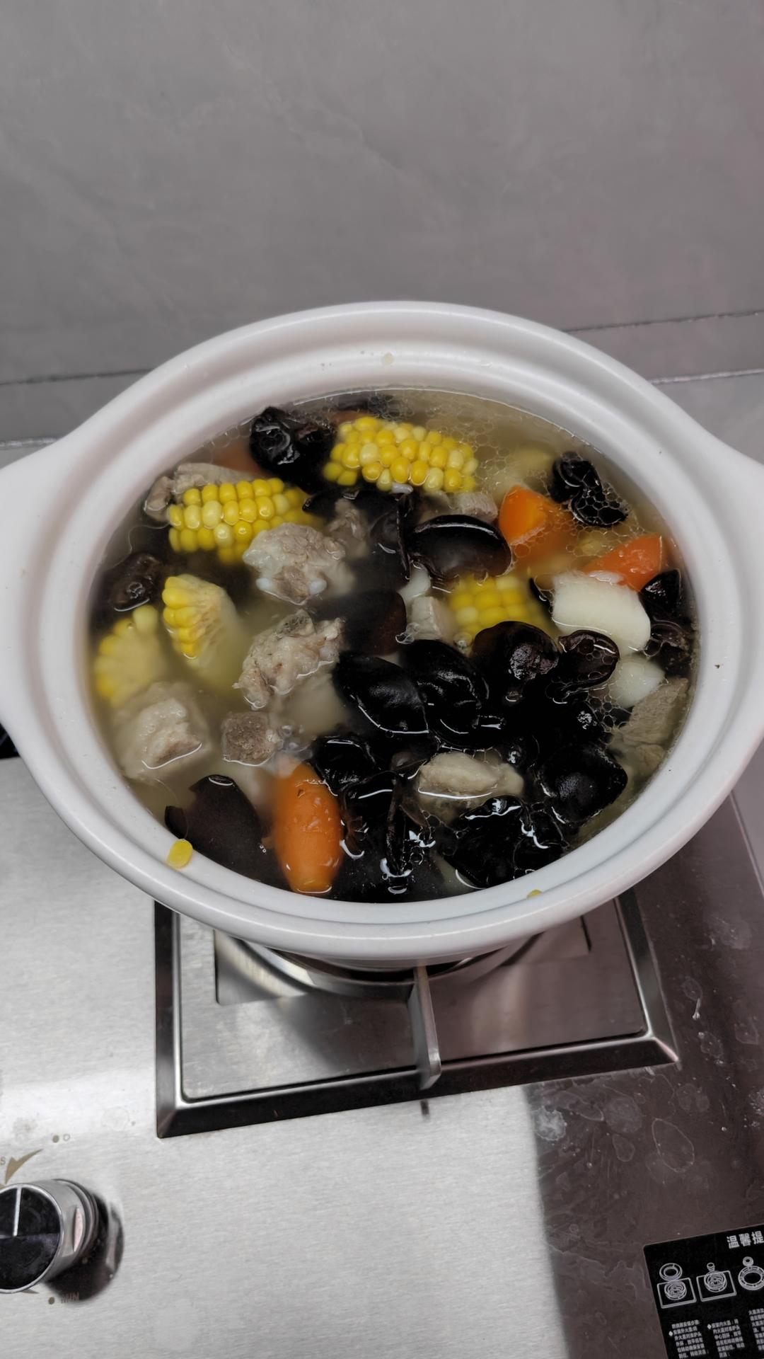 冬日靓汤，补益脾胃-山药木耳排骨汤！