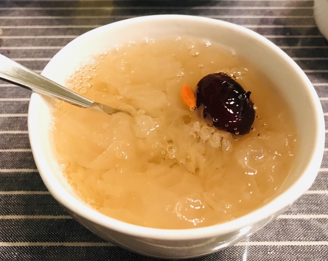 红枣银耳汤