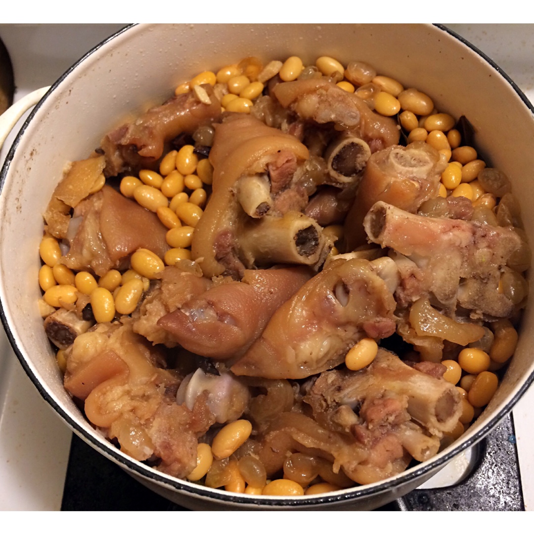 黄豆焖猪手