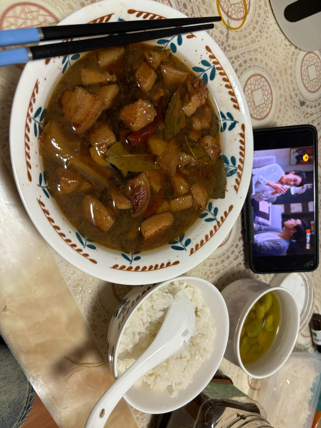 传统高压锅煮白米饭