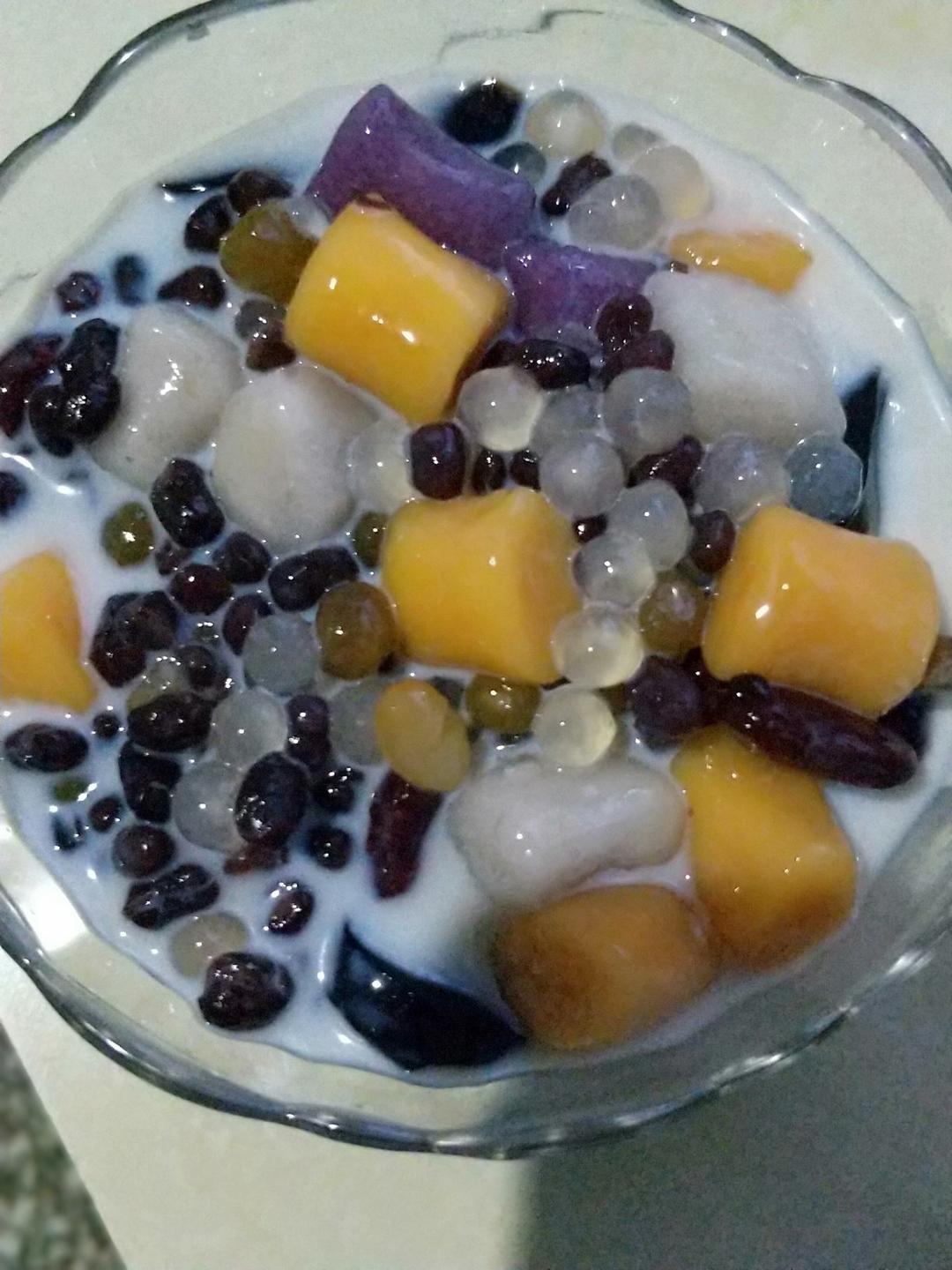 盼一片云来做的芋圆烧仙草