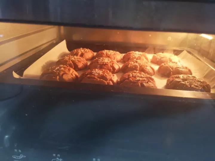 轻轻一按就碎掉的原味桃酥（不输猪油版）