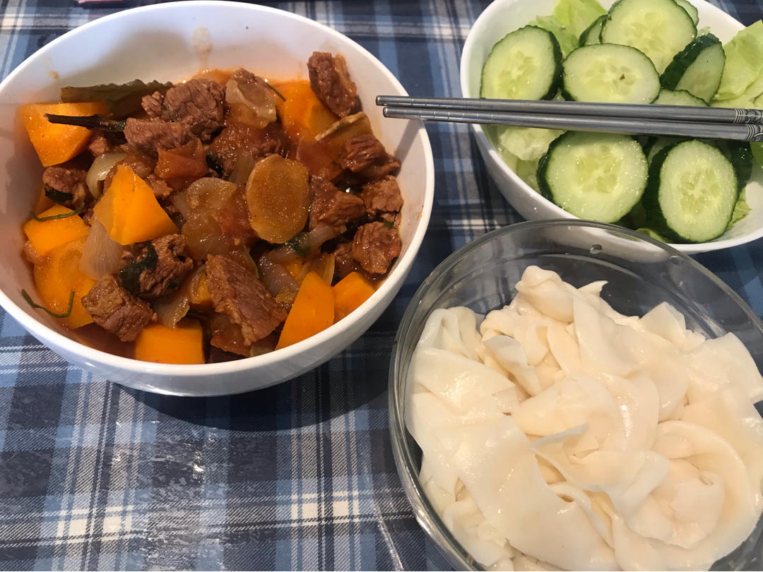 不放一滴水的番茄土豆炖牛腩（电饭锅版）