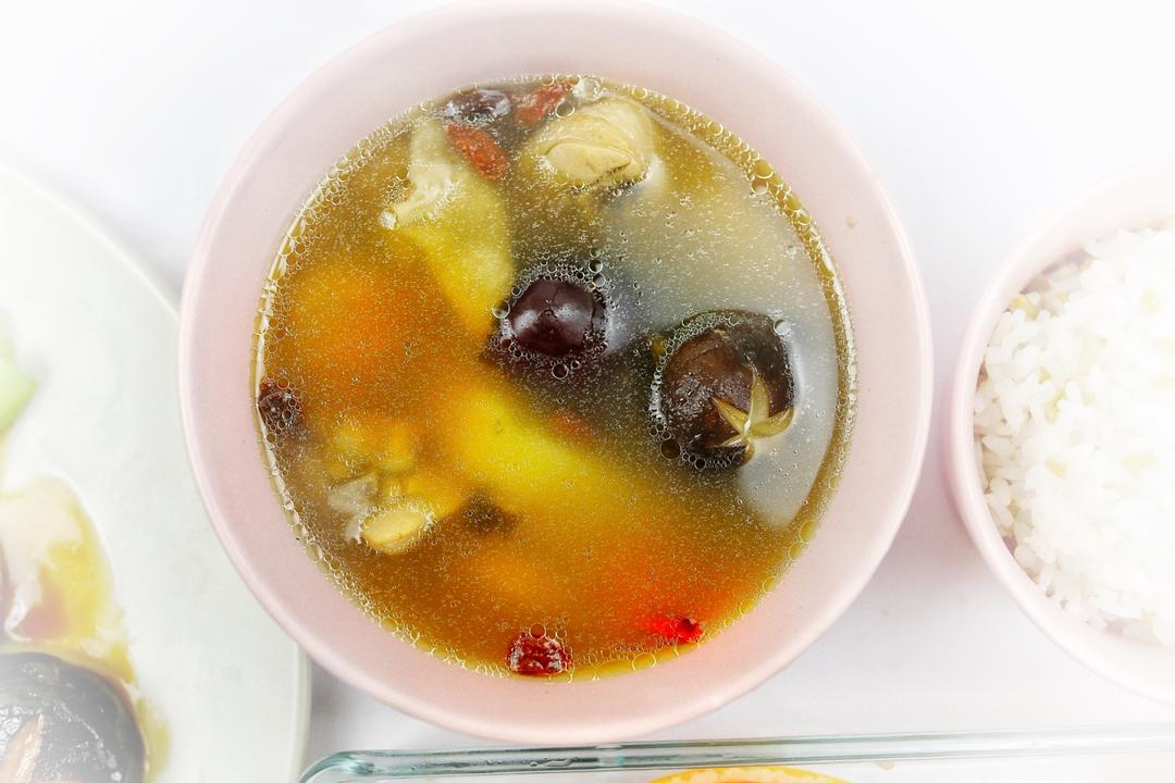 电饭锅香菇鸡汤