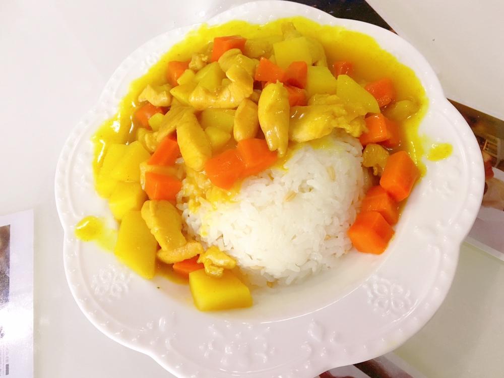 咖喱鸡肉饭