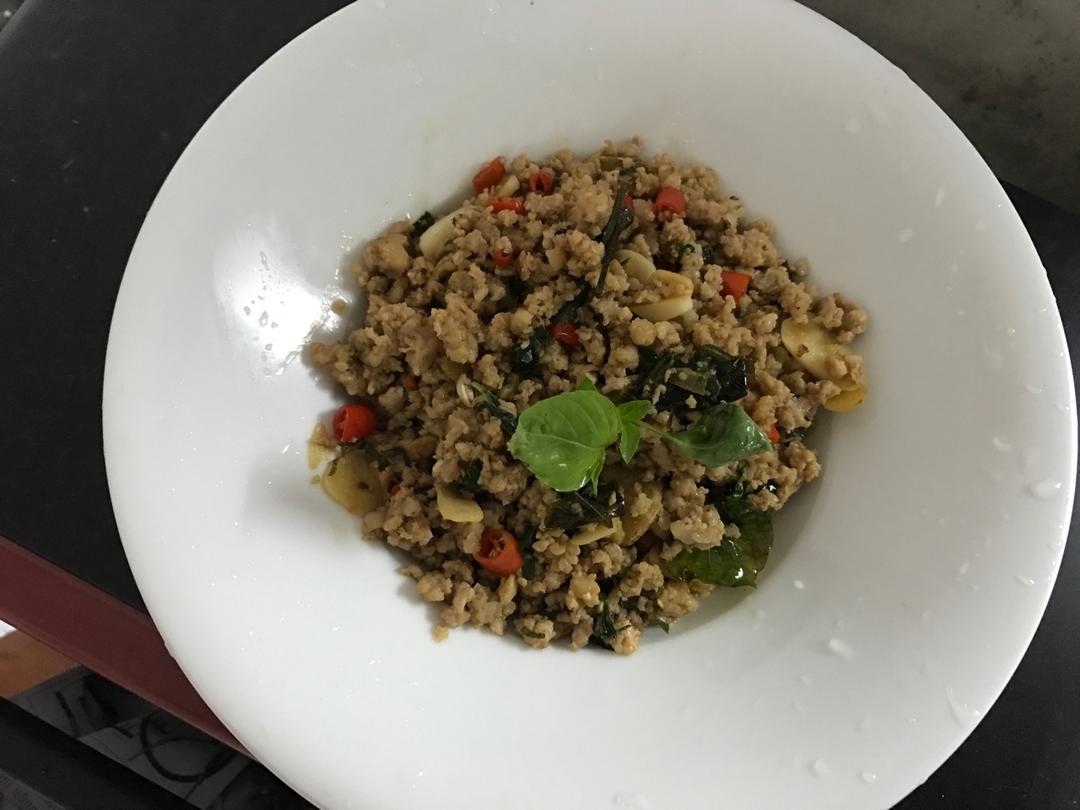 正宗泰国打抛猪肉末（Pad ga prao mu）