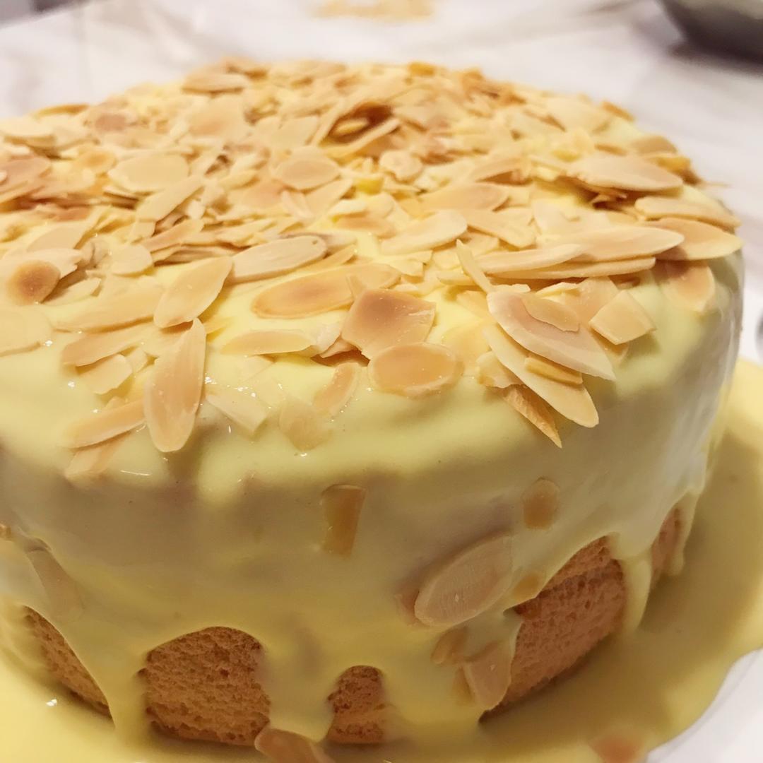 有悠游由做的香草雪崩爆浆蛋糕