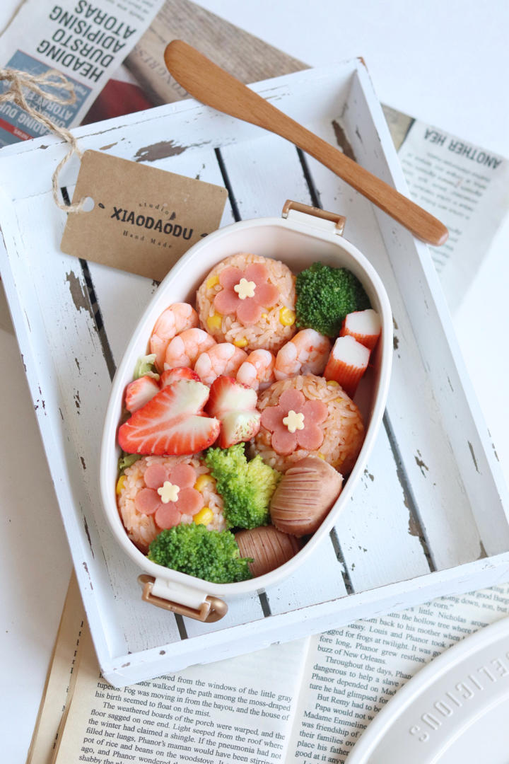 金枪鱼花朵饭团