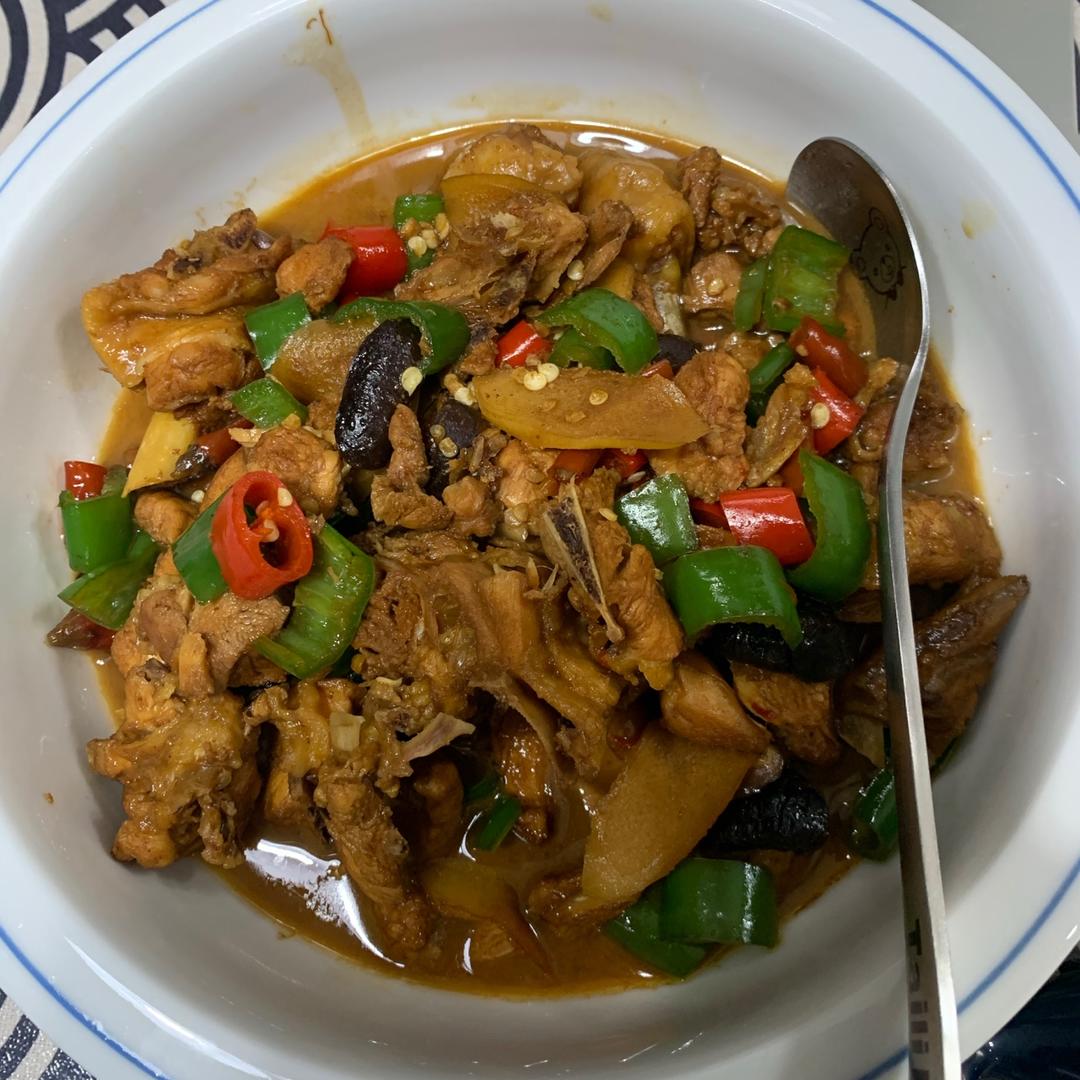 好吃到原地爆炸的黄焖鸡