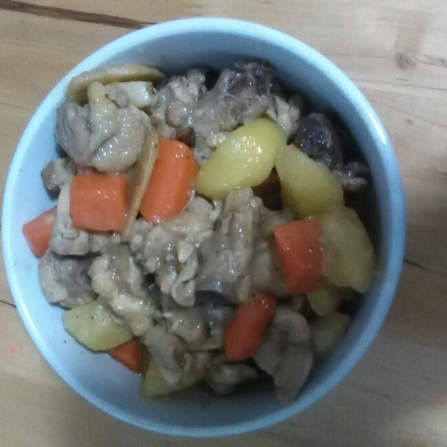 鸡腿炖土豆超级快手菜