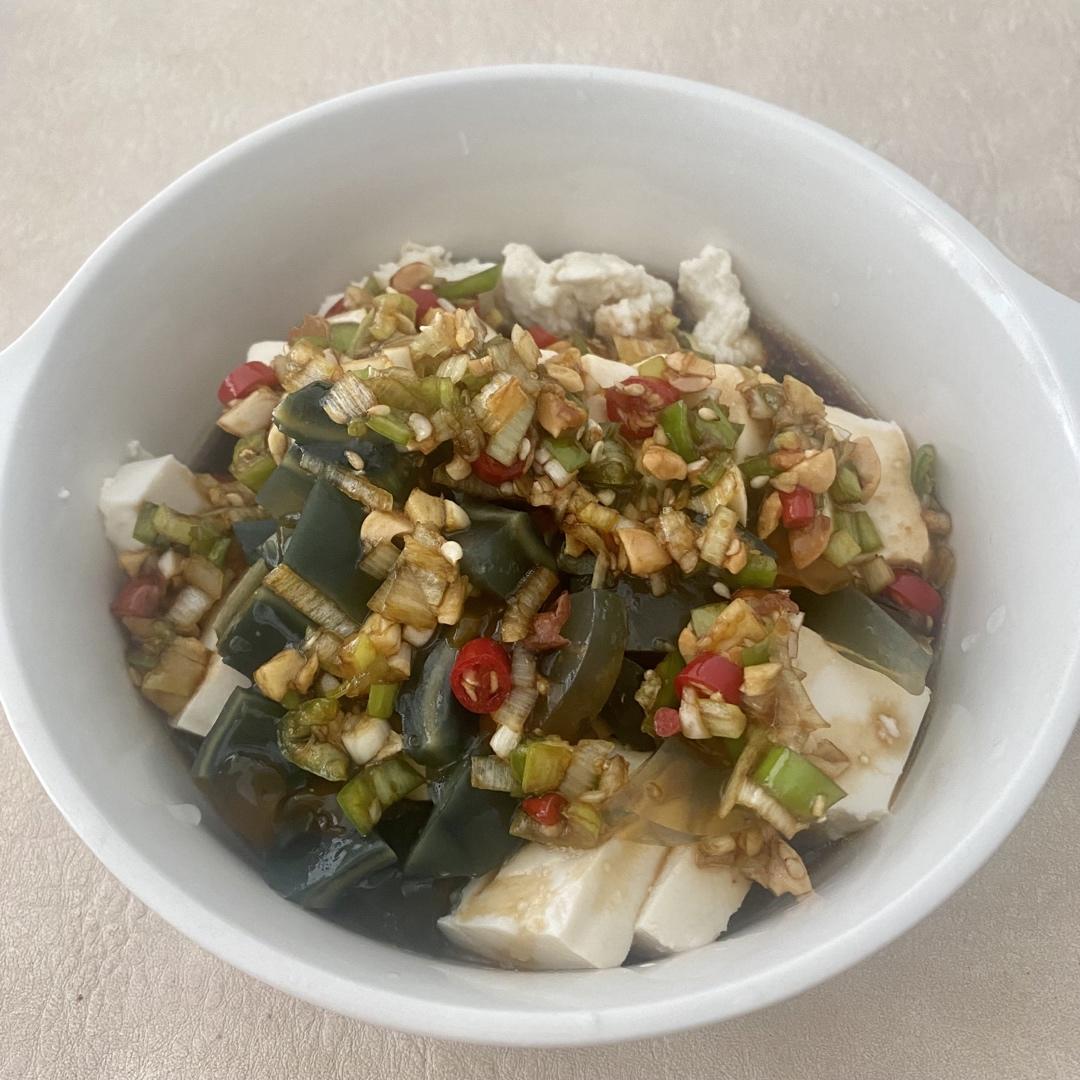 皮蛋拌豆腐