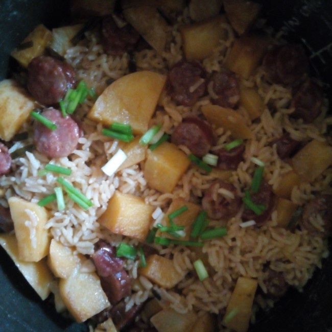 香肠土豆闷饭