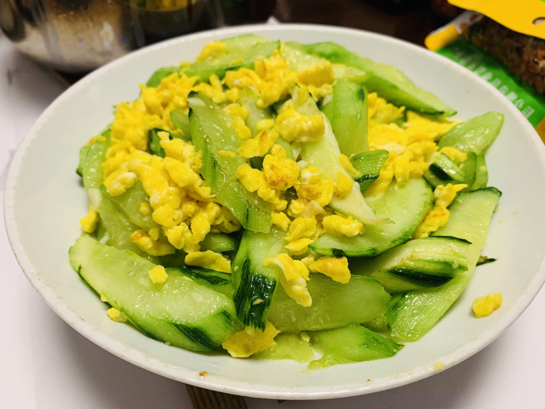 绮红666做的黄瓜炒鸡蛋