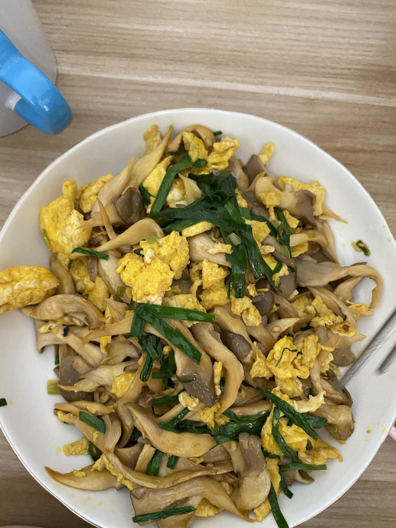 平菇炒鸡蛋