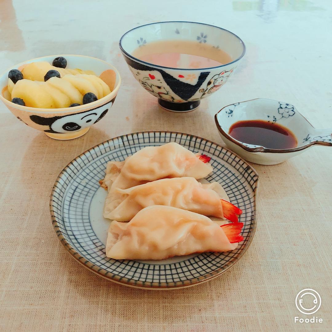 猪肉鲜虾锅贴