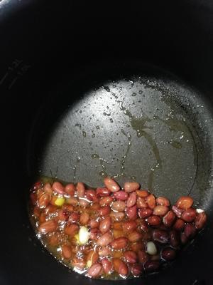 黄瓜豆芽拌面筋的做法 步骤2