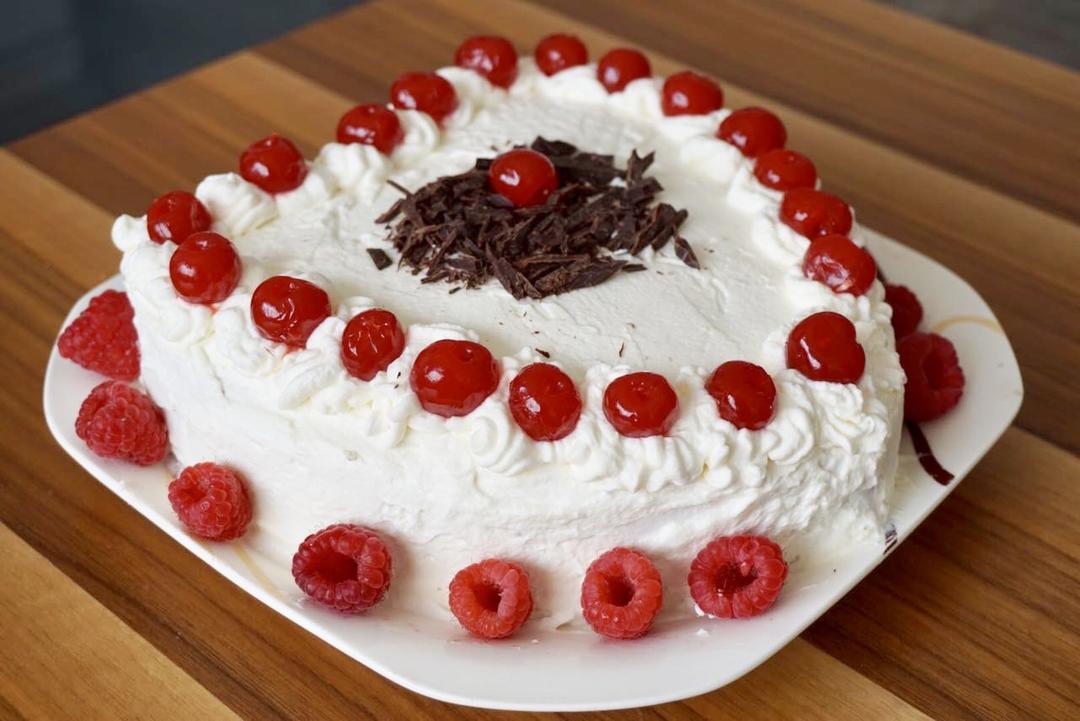 樱桃奶油蛋糕