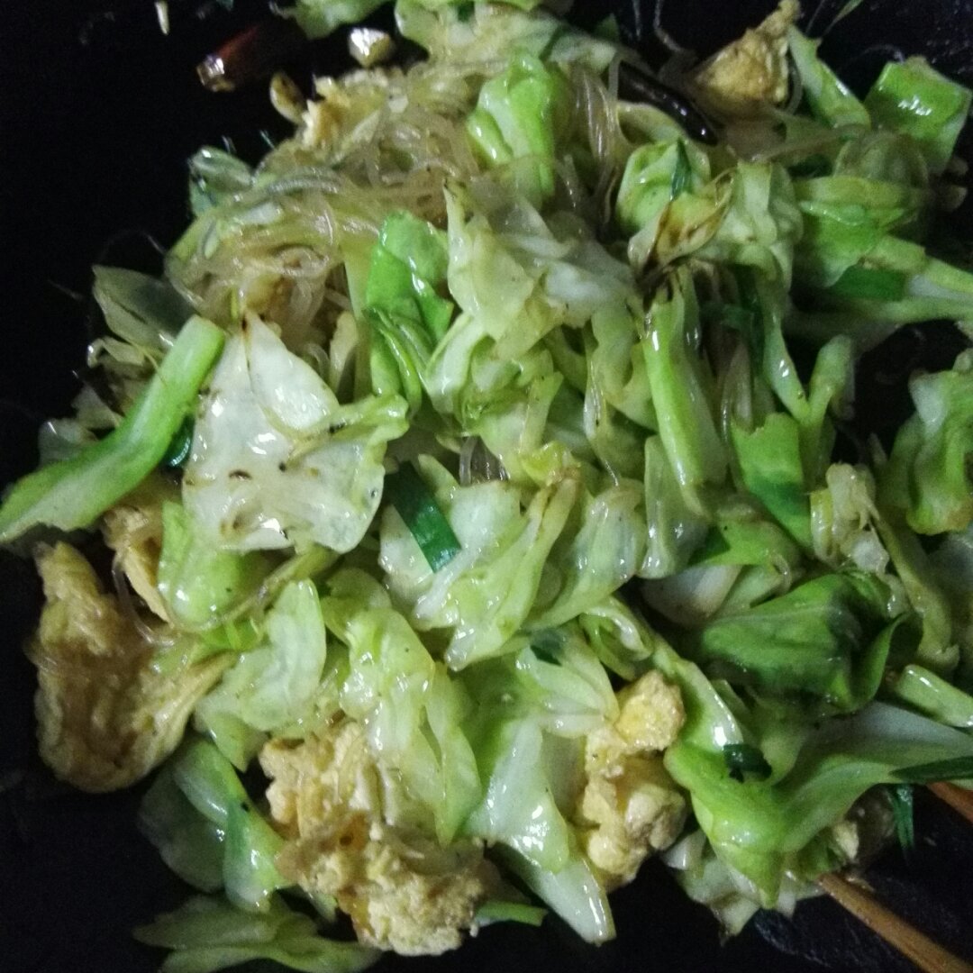 包菜粉丝炒鸡蛋