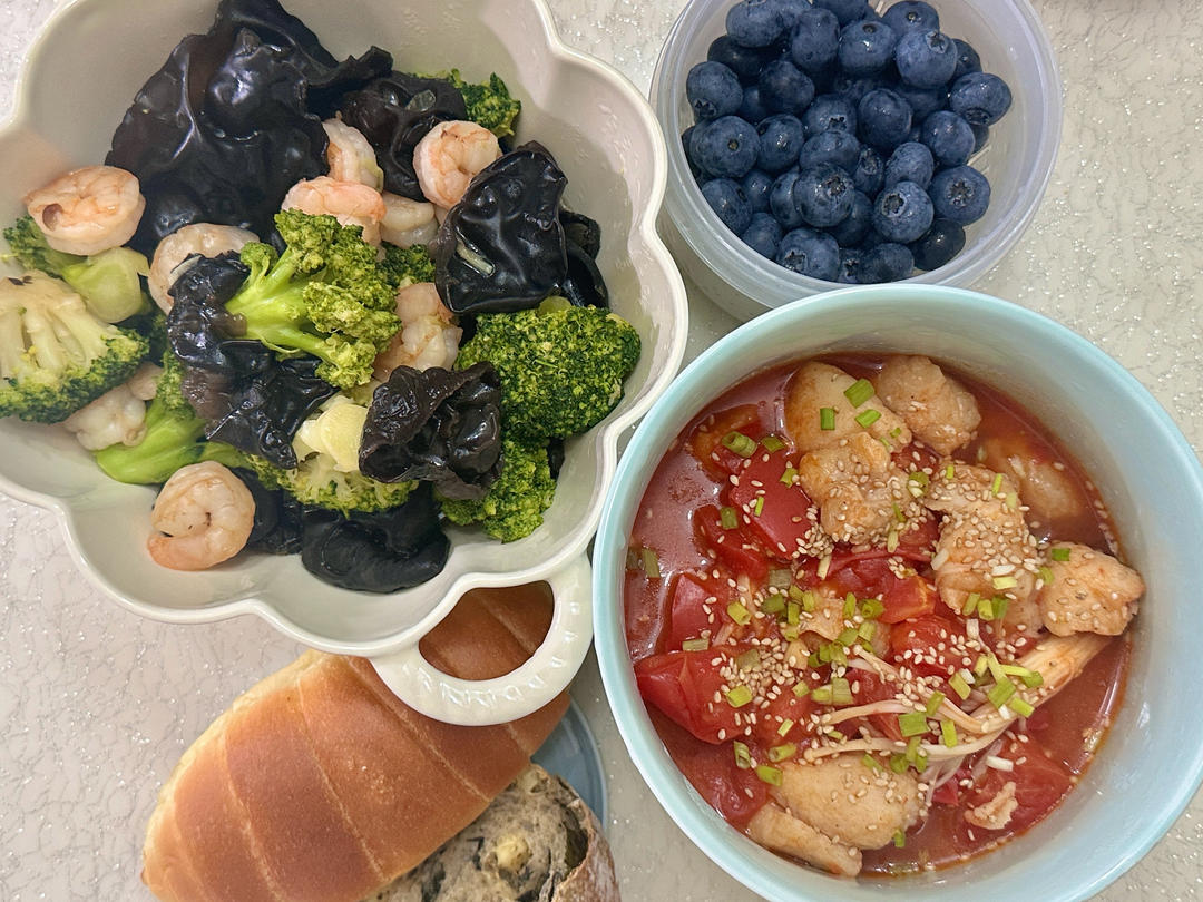 番茄鱼巴沙鱼（也可以用番茄龙利鱼），番茄酱汁超浓郁，营养又下饭！