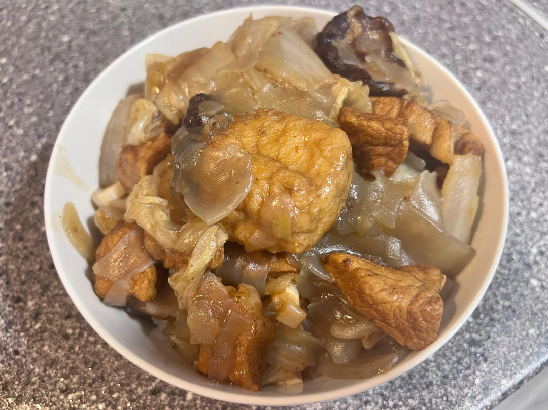 家常白菜炖粉条加豆腐泡