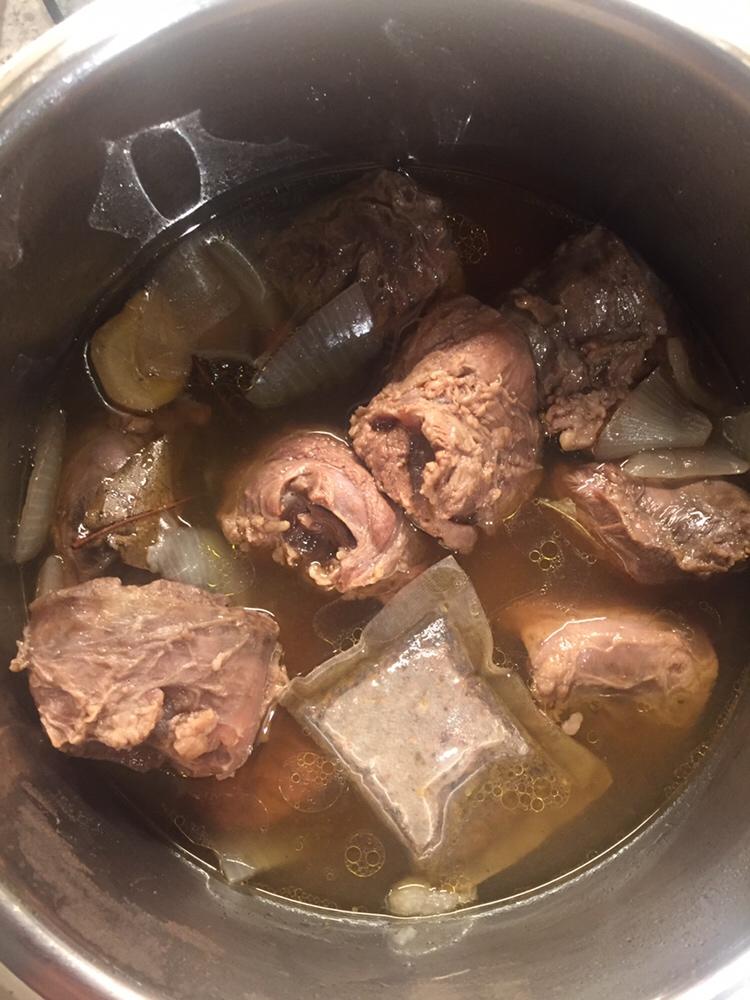 高压锅卤牛腱（清汤）的做法