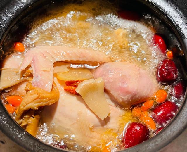 营养汤❤️菌菇红枣鸡汤的做法