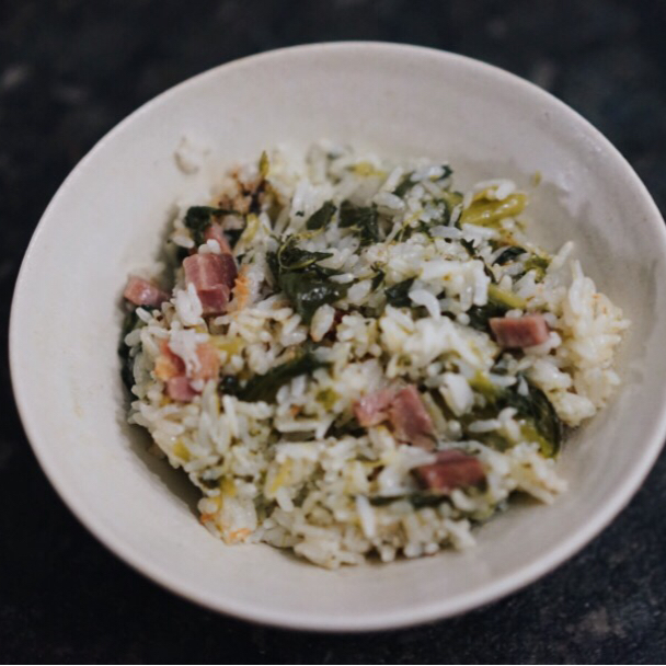 铸铁锅咸肉菜饭