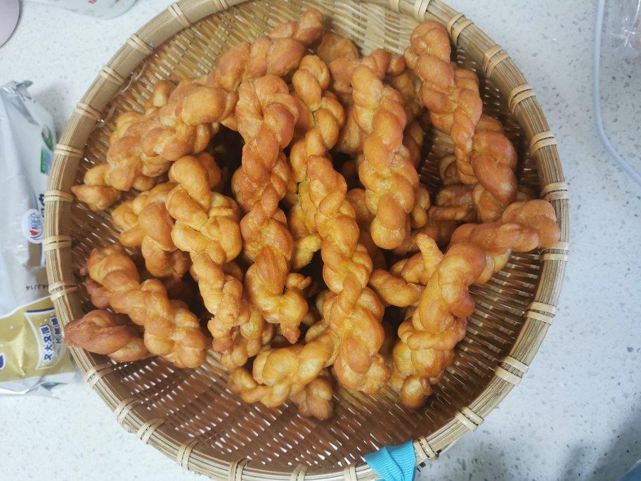 鸡蛋小麻花