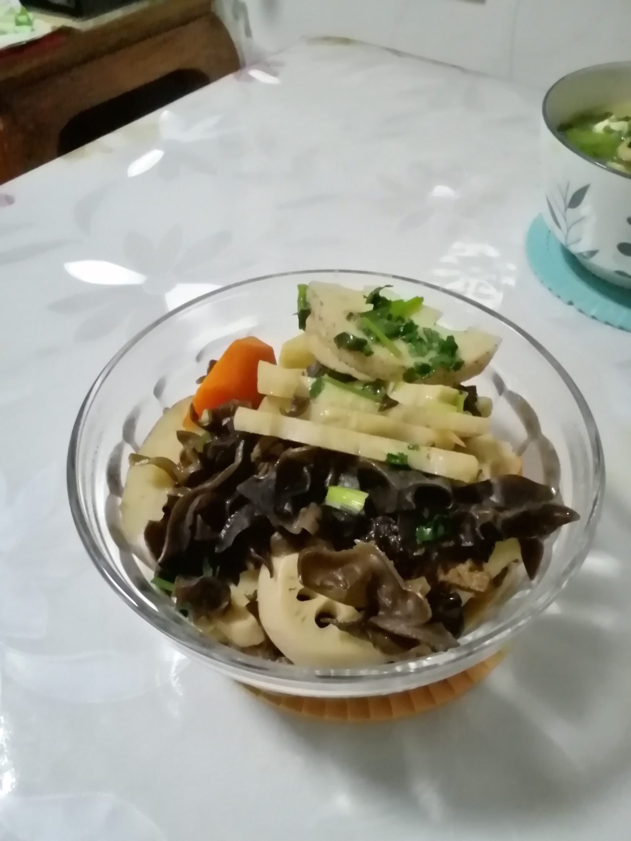 炒素什锦（木耳、藕片、胡萝卜）