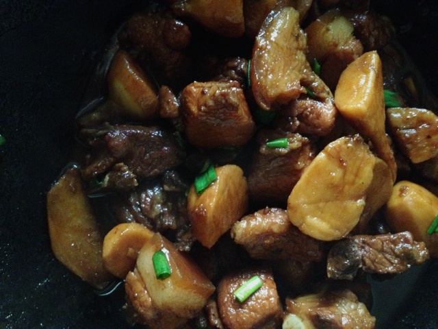 茨菰红烧肉