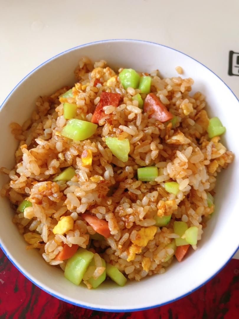 是阿点哟做的超级无敌至尊蛋炒饭