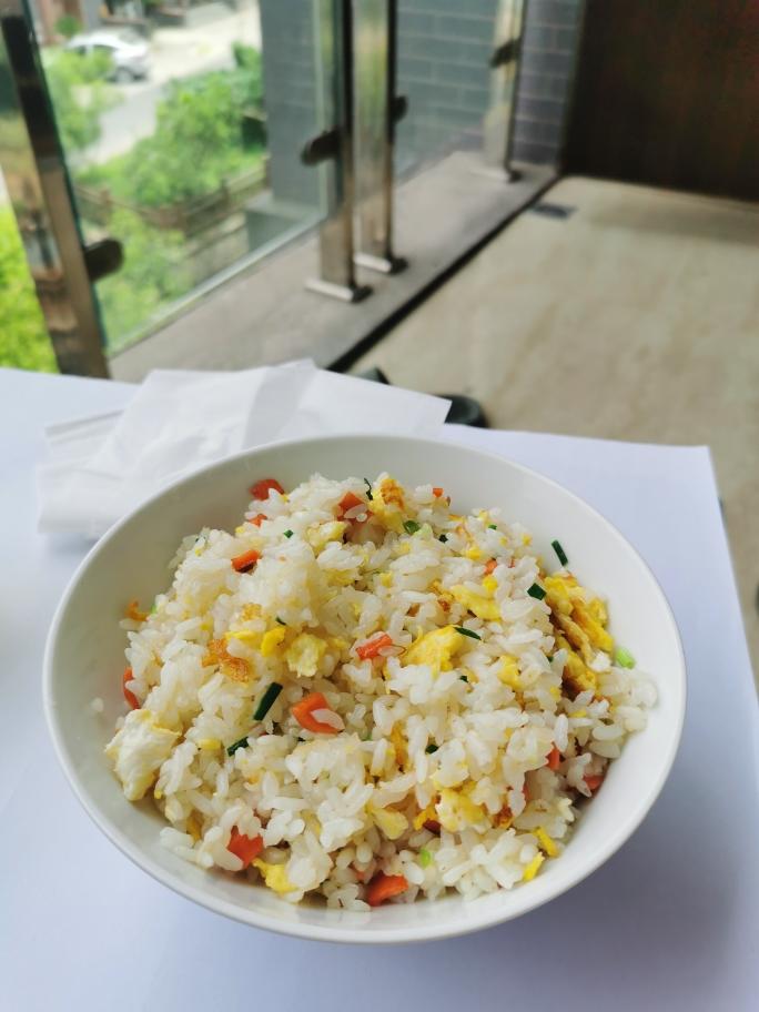 初见蛋炒饭