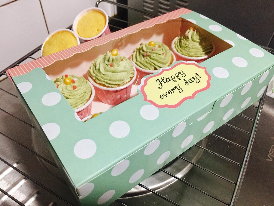 原味海绵纸杯蛋糕（非常适合裱花、盖糖皮的cupcake方子）