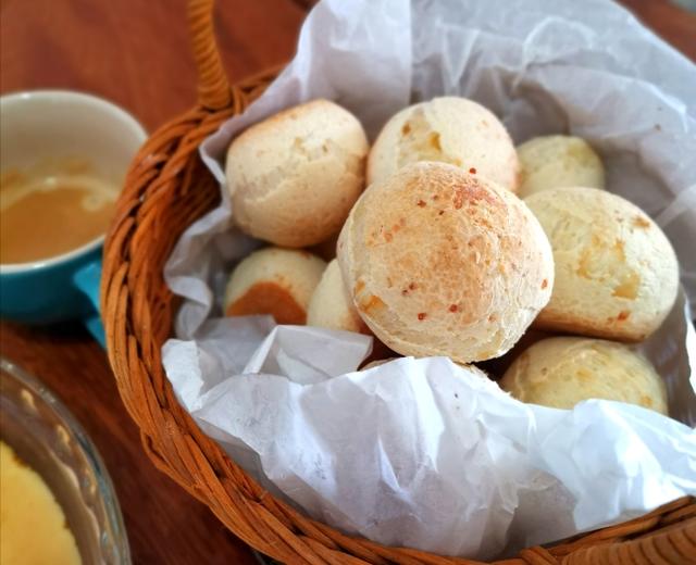 巴西芝士面包球（Pão de Queijo)，无麸质过分简单的面包。的做法