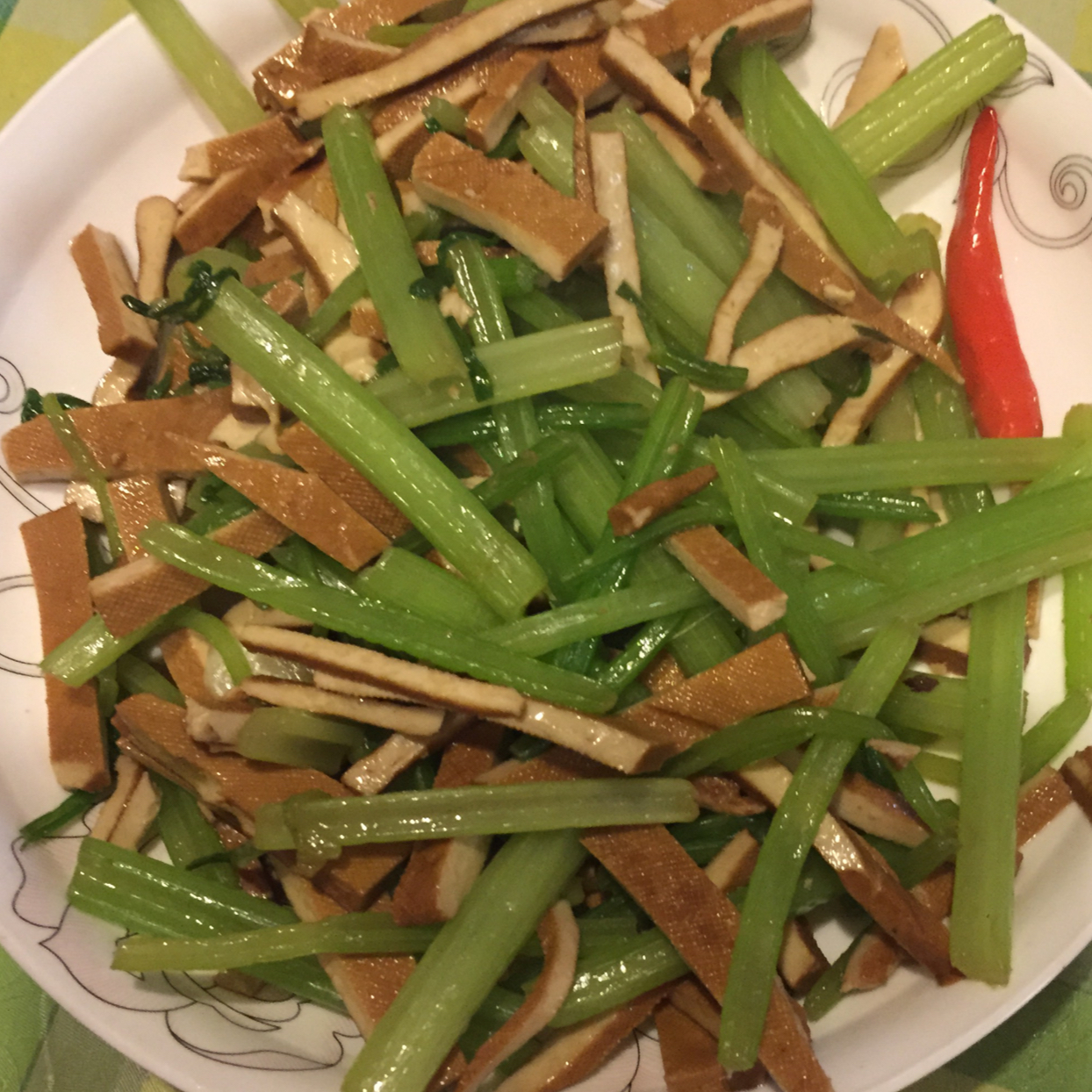 素菜：芹菜炒豆腐干
