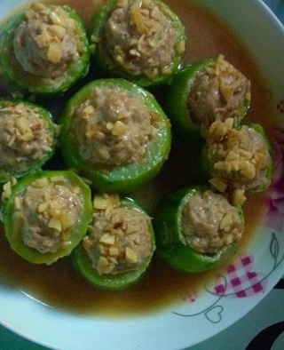 只需要五分钟就可以的美味蒜蓉蒸丝瓜