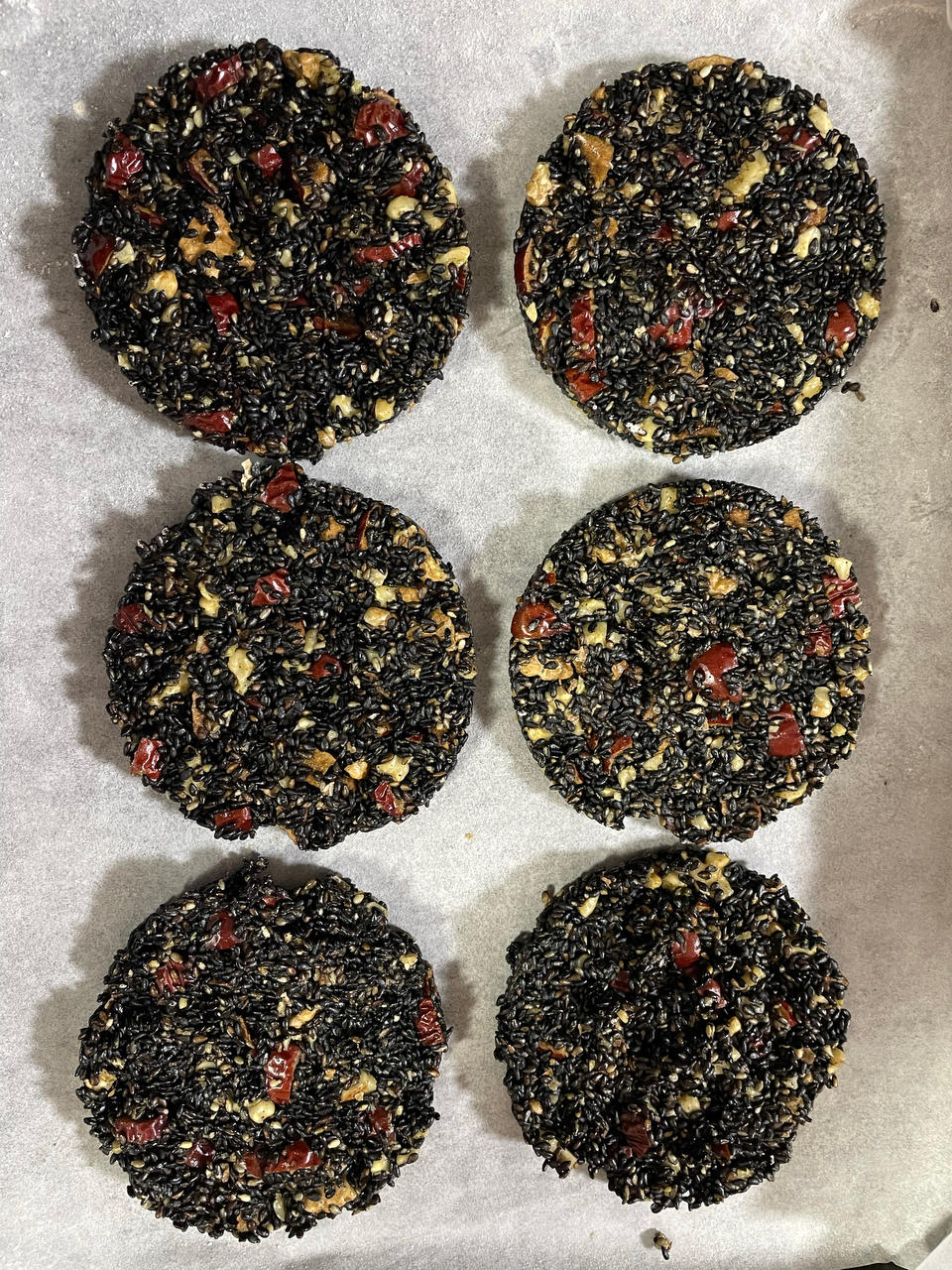 无油无蔗糖养生小零食，芝麻红枣核桃脆饼