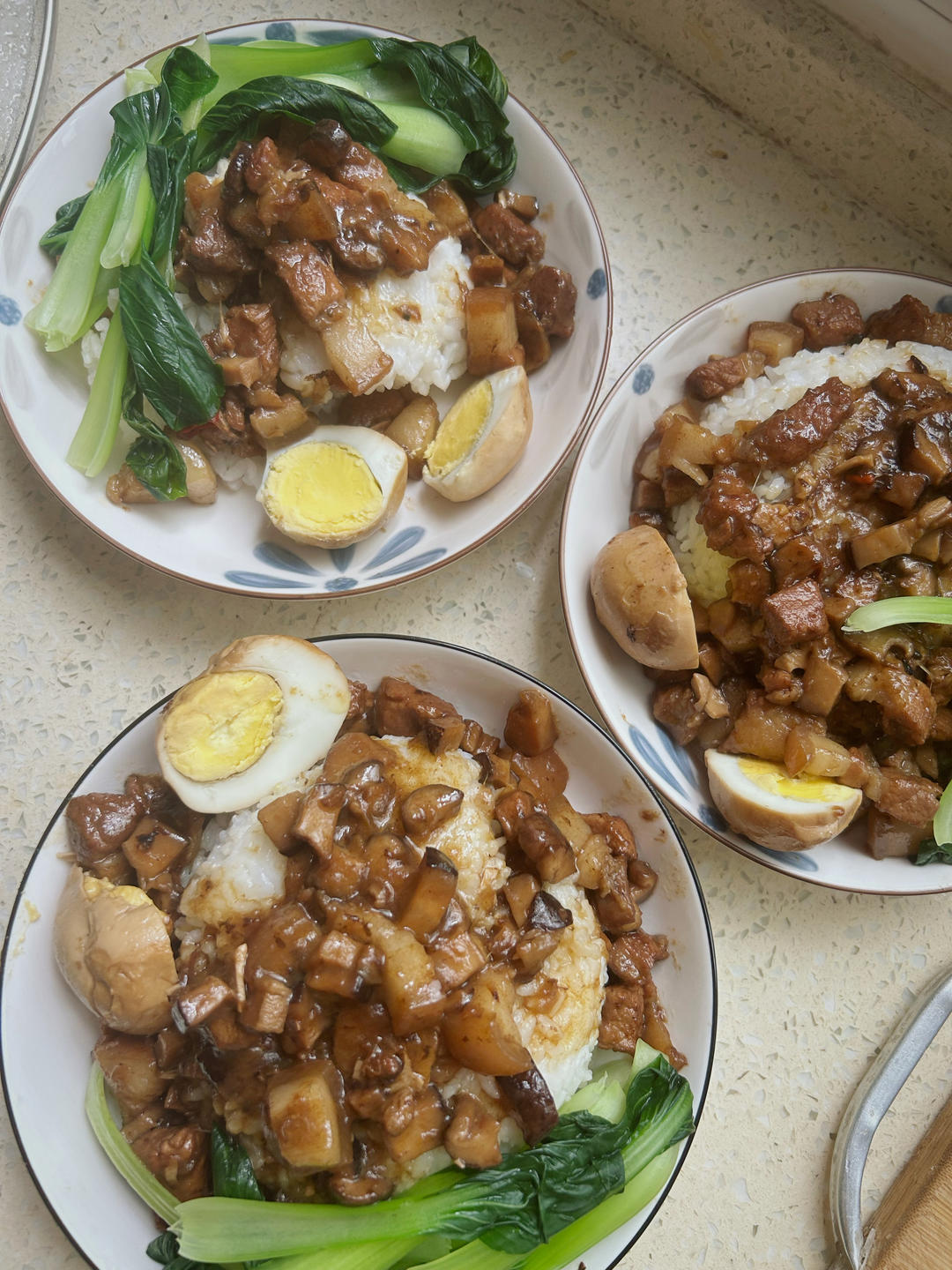好吃到停不下来的卤肉饭