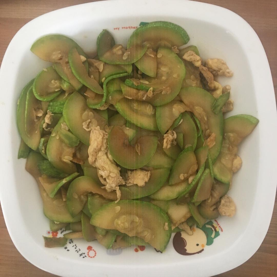 西葫芦炒鸡蛋(从不修图，拒绝夸张)