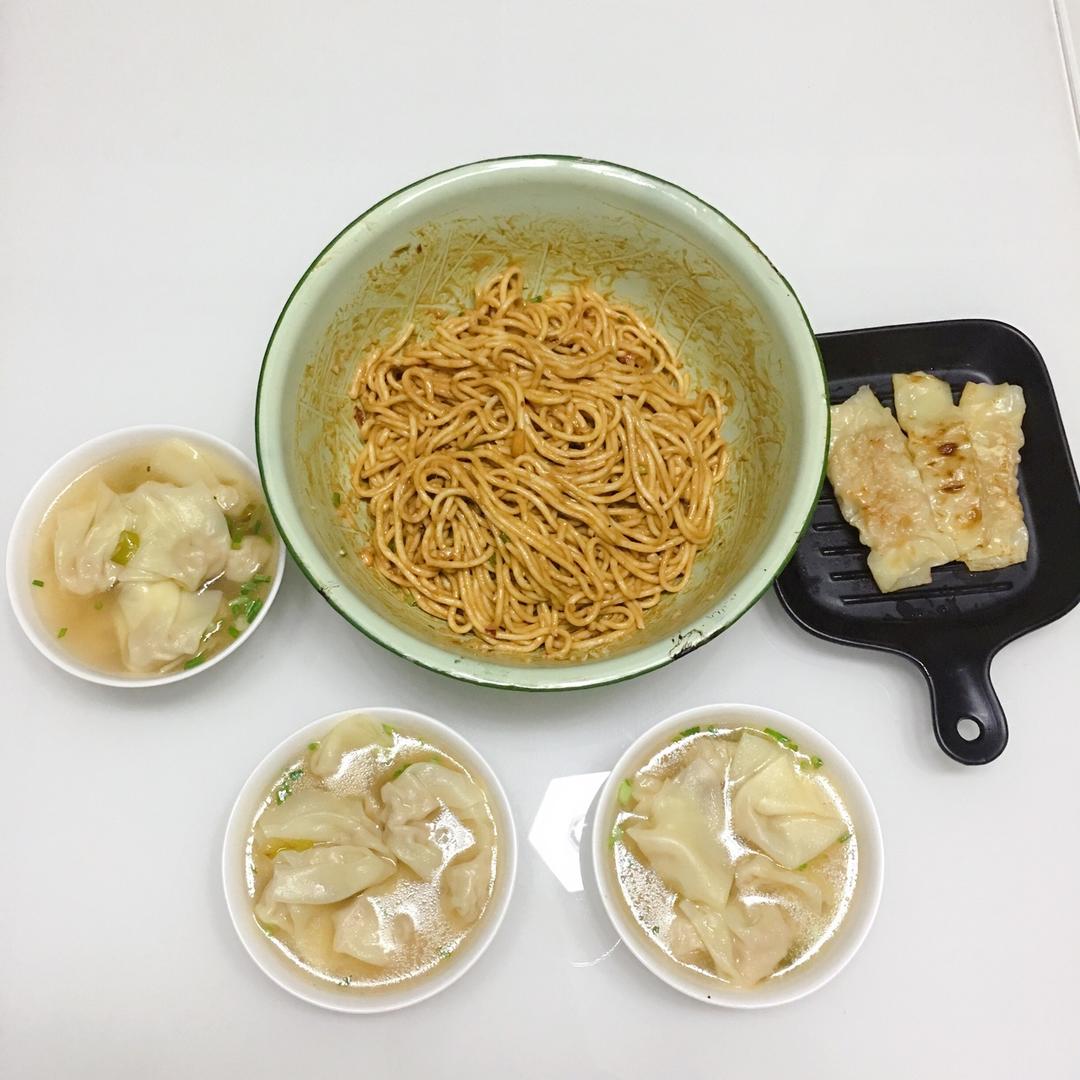 「巨好吃牛肉鲜虾馄饨」附馄饨灵魂的虾🦐油制作