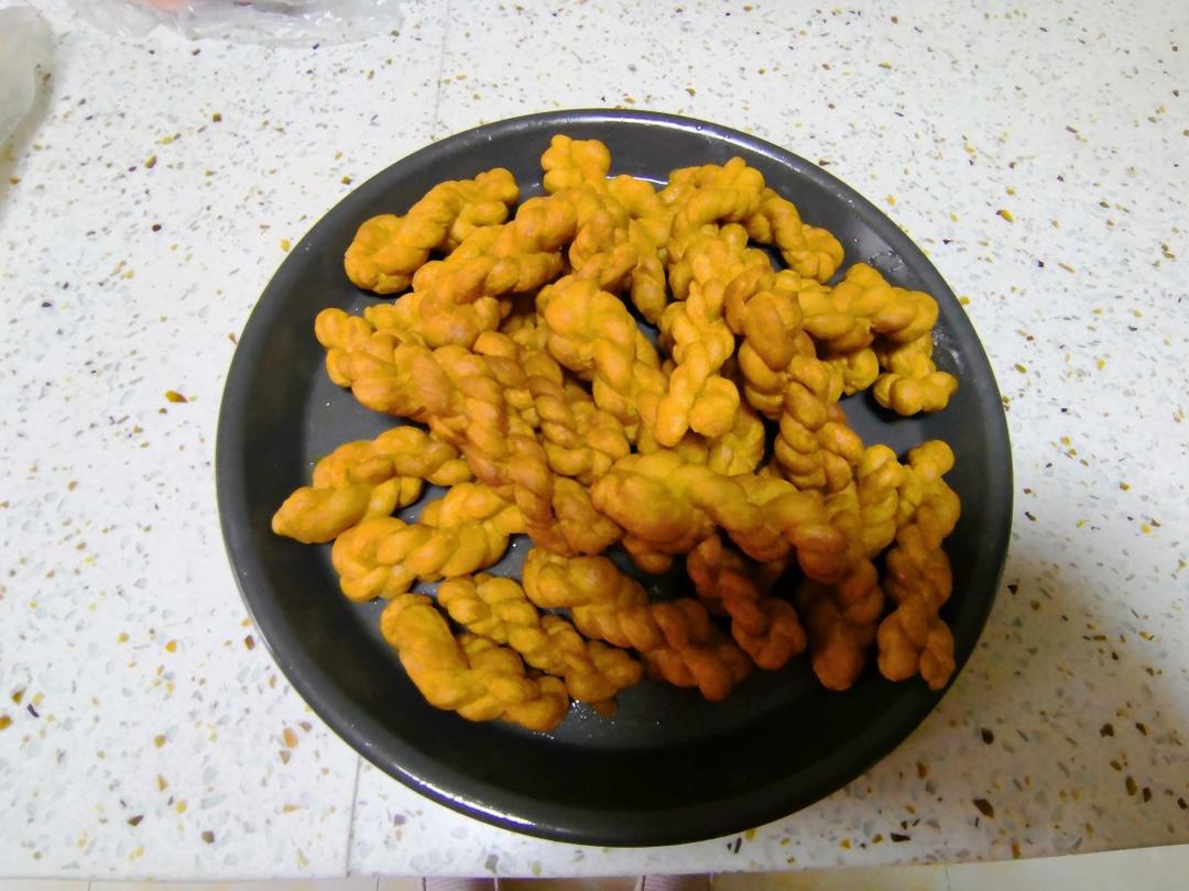 鸡蛋小麻花