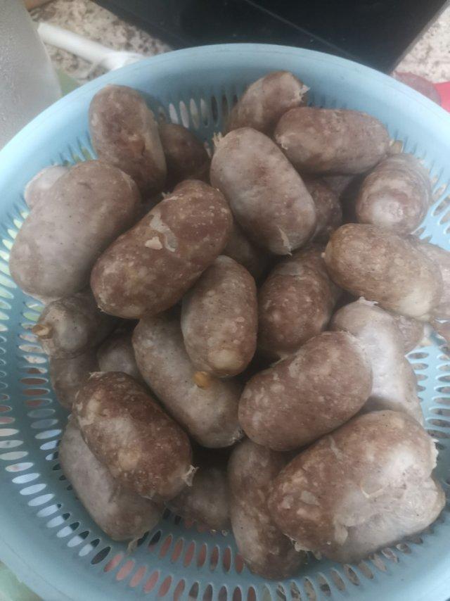 实验多次味道终于满意了～黑椒脆皮烤肠