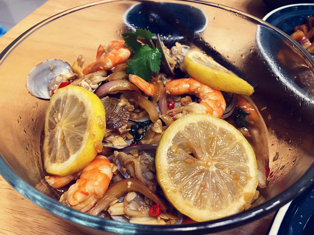 柠檬酸辣虾，冰镇下太太太好吃了！